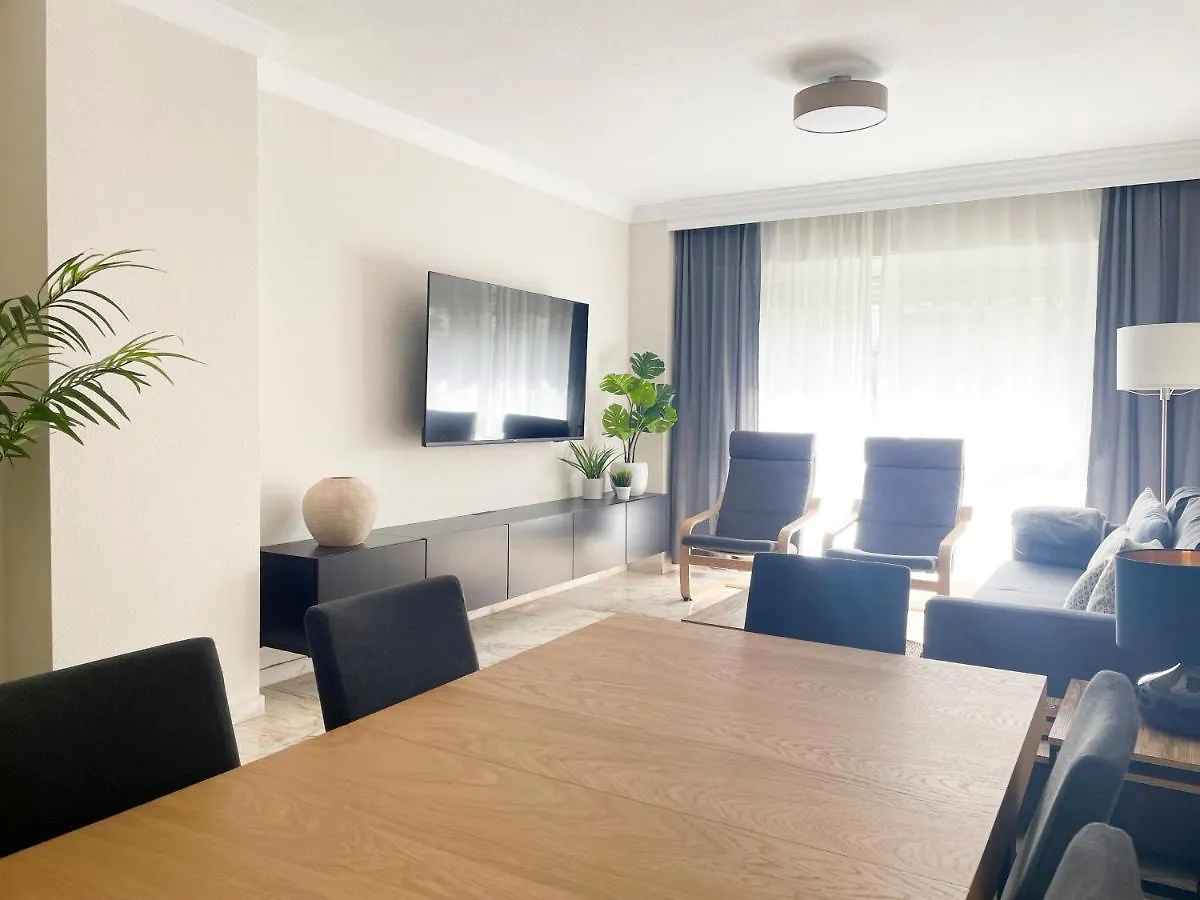 Holidays2Malaga Tomas De Echeverria 150 Mts To Beach & High Speed Wifi & Parking Apartment Spain