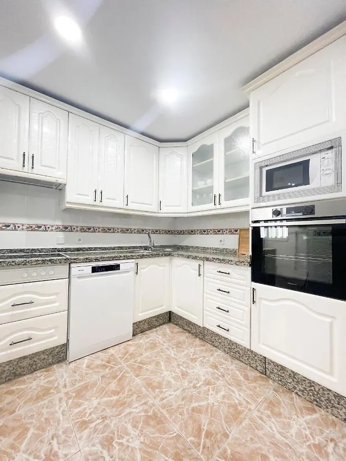 Holidays2Malaga Tomas De Echeverria 150 Mts To Beach & High Speed Wifi & Parking Apartment Spain