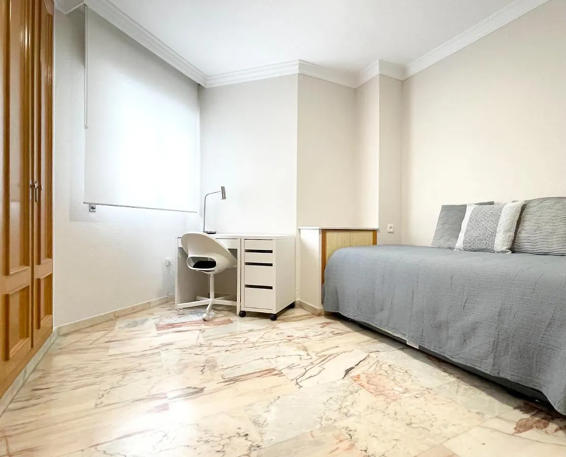 Holidays2Malaga Tomas De Echeverria 150 Mts To Beach & High Speed Wifi & Parking Apartment