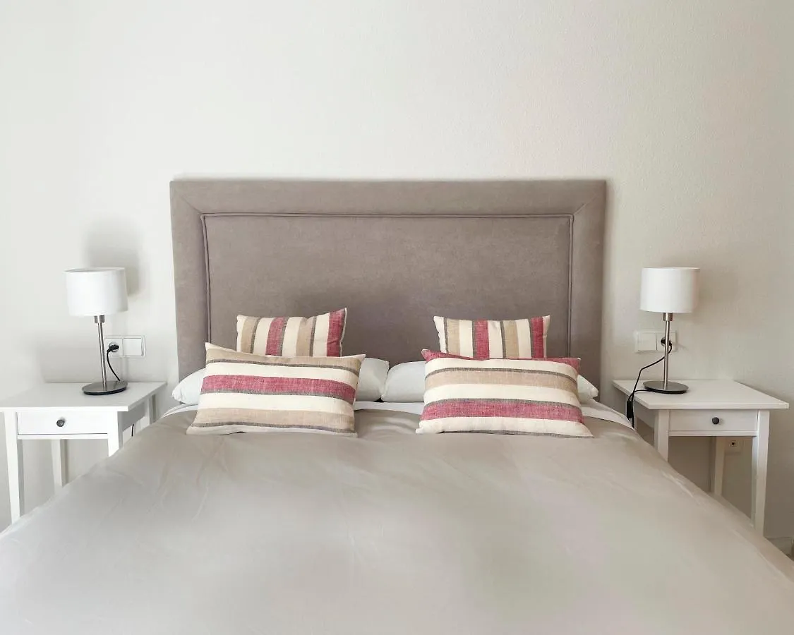 Holidays2Malaga Tomas De Echeverria 150 Mts To Beach & High Speed Wifi & Parking Apartment Malaga