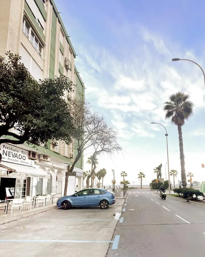 Holidays2Malaga Tomas De Echeverria 150 Mts To Beach & High Speed Wifi & Parking公寓