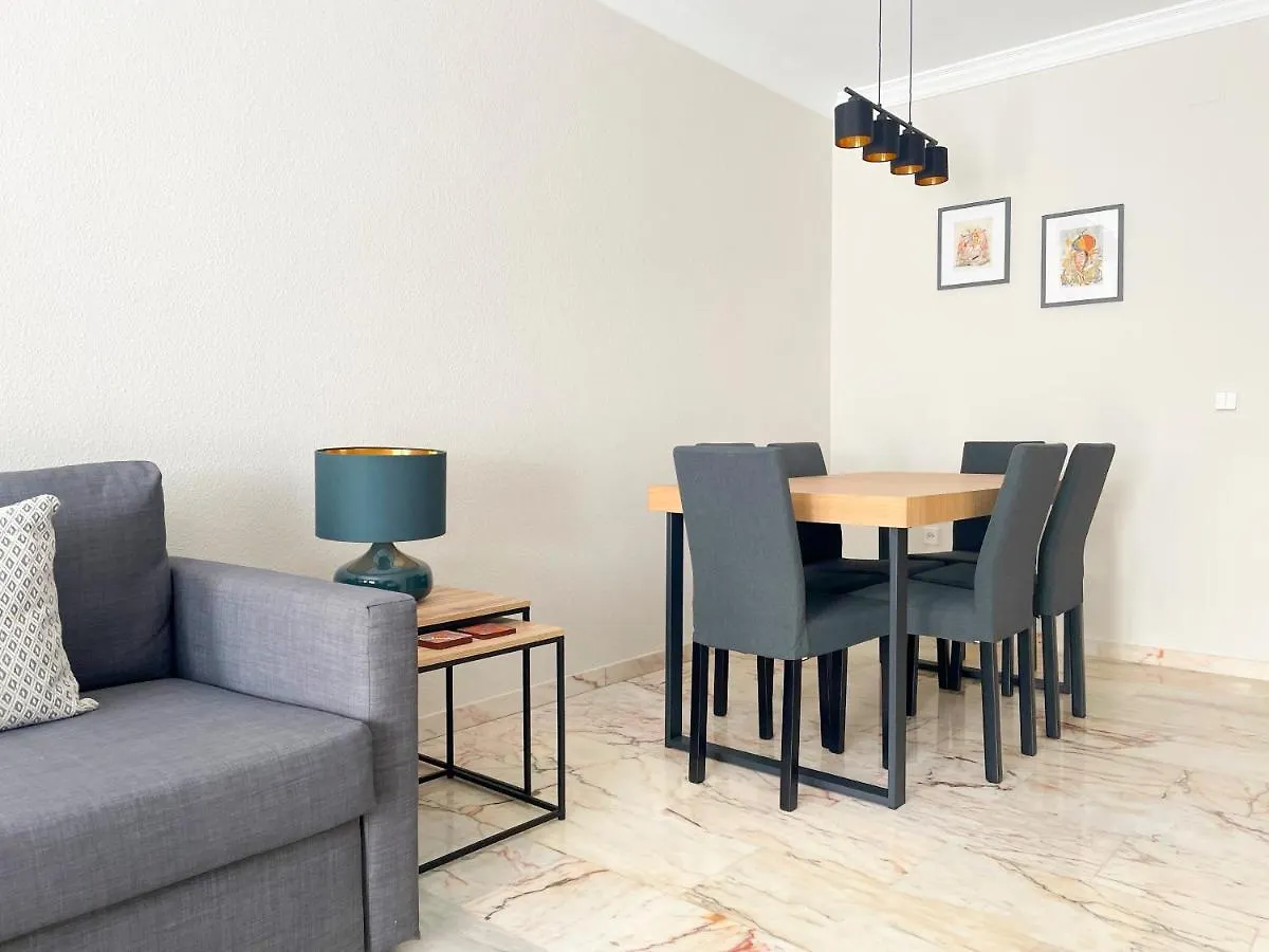 Holidays2Malaga Tomas De Echeverria 150 Mts To Beach & High Speed Wifi & Parking Apartment  Malaga